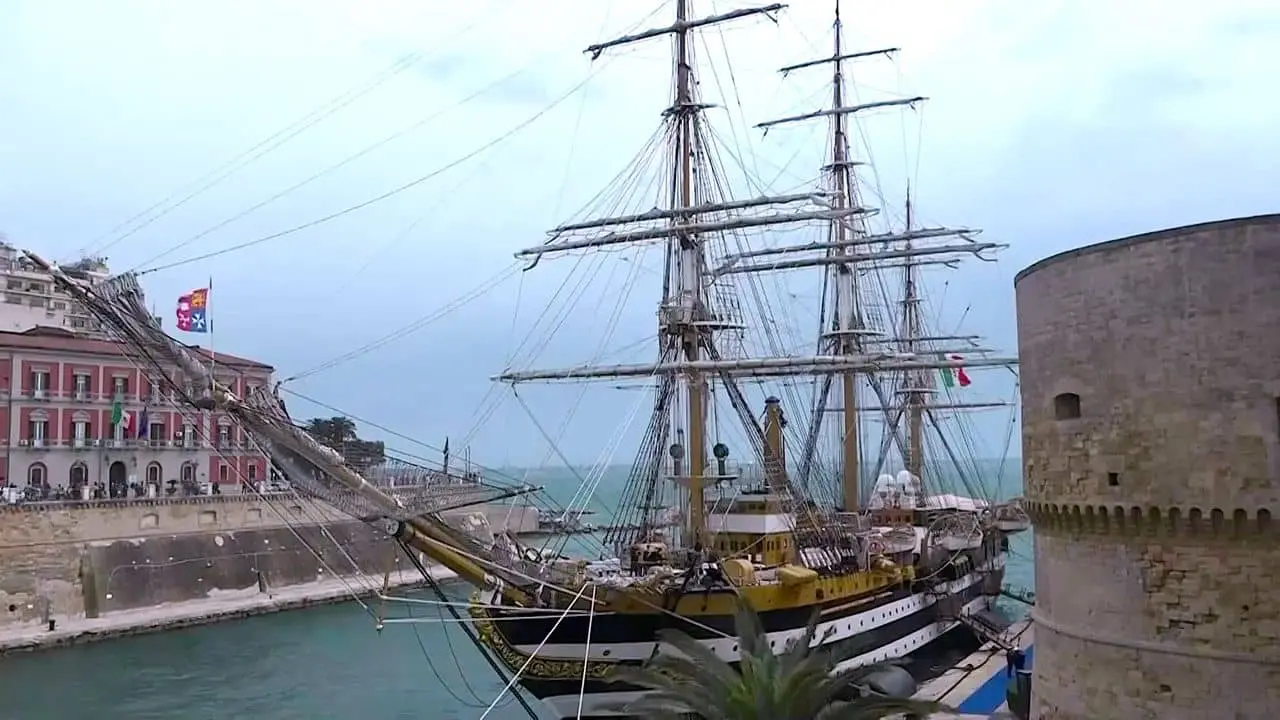 La meraviglia del mondo solca la Puglia
