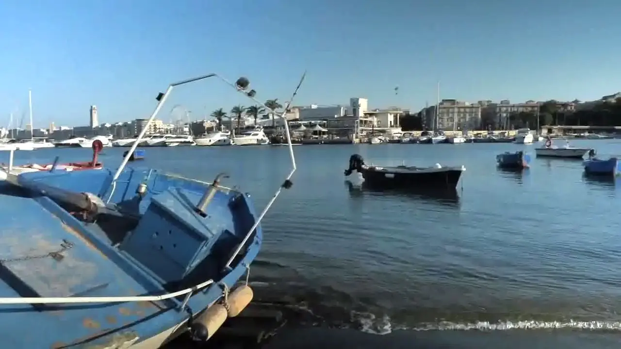 Mare mare, storie "blu" di Bari
