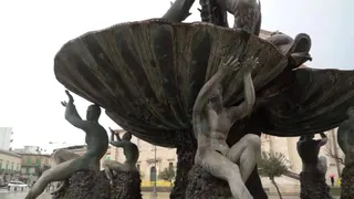 Fontana dei Tritoni, indietro nel tempo e nella storia