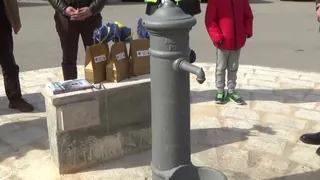 Acqua fresca e buona dalla fontanina restaurata