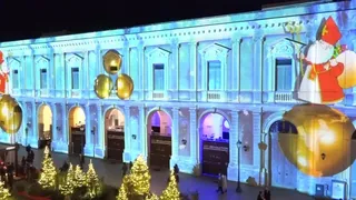Con il naso all'insù per il videomapping di Natale